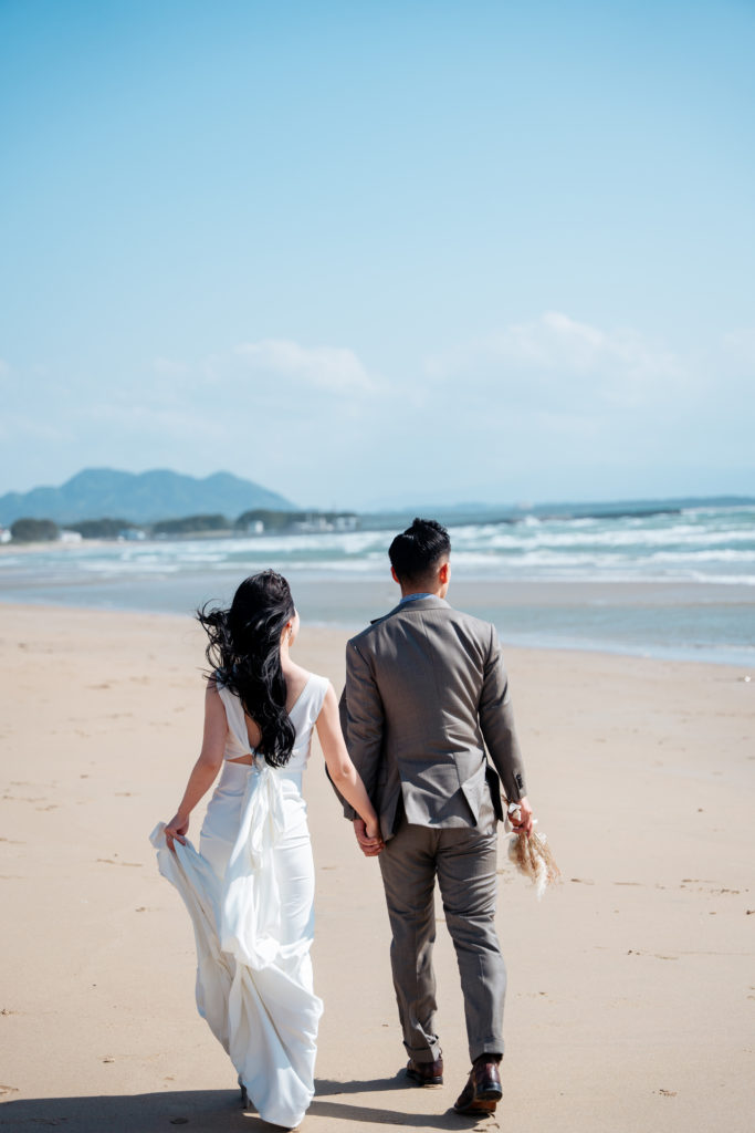 福岡福津の海岸でロケーション前撮り撮影