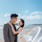 青い空と海とウェディングフォト