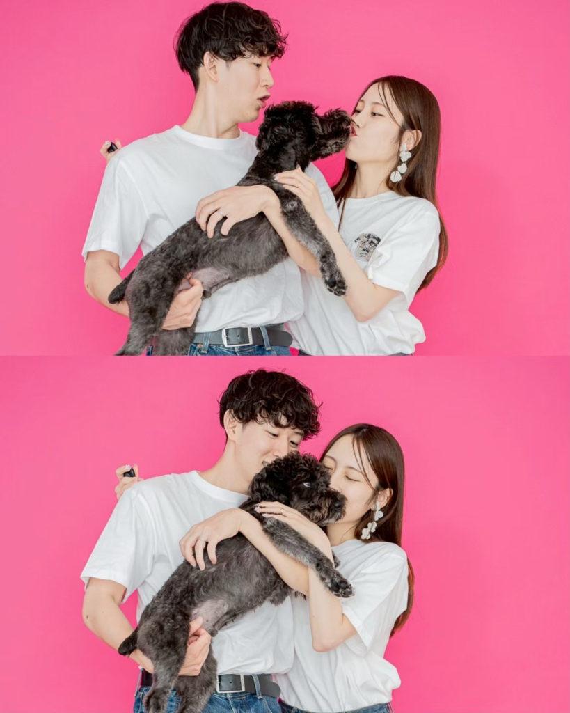 INAI WEDDING 東京スタジオで撮影された愛犬と一緒に撮る白T×デニムウェディングフォト