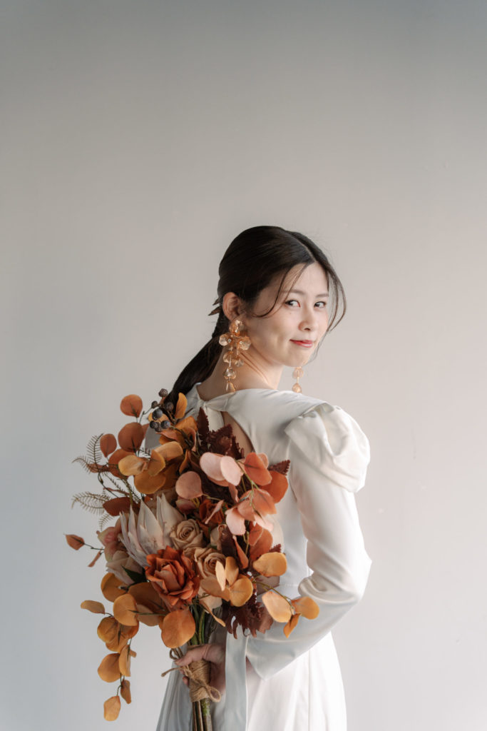 INAI WEDDING 名古屋店のウェディングドレスで撮影