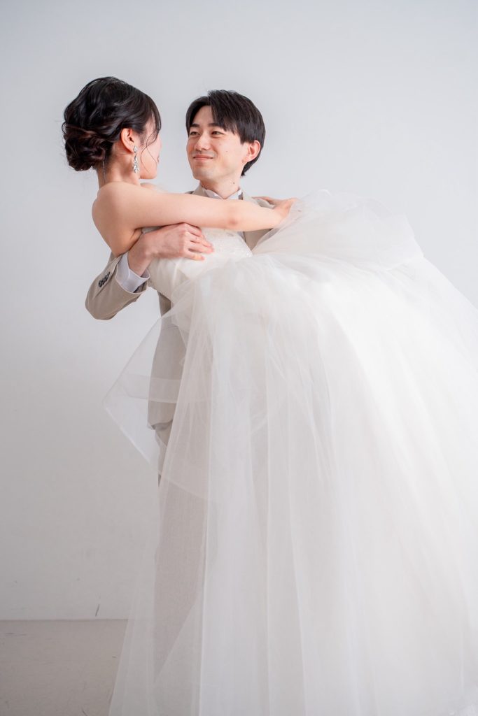 入籍フォトお姫様抱っこショット